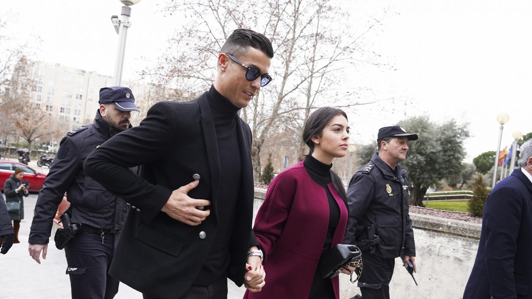 2552918-52957070-2560-1440