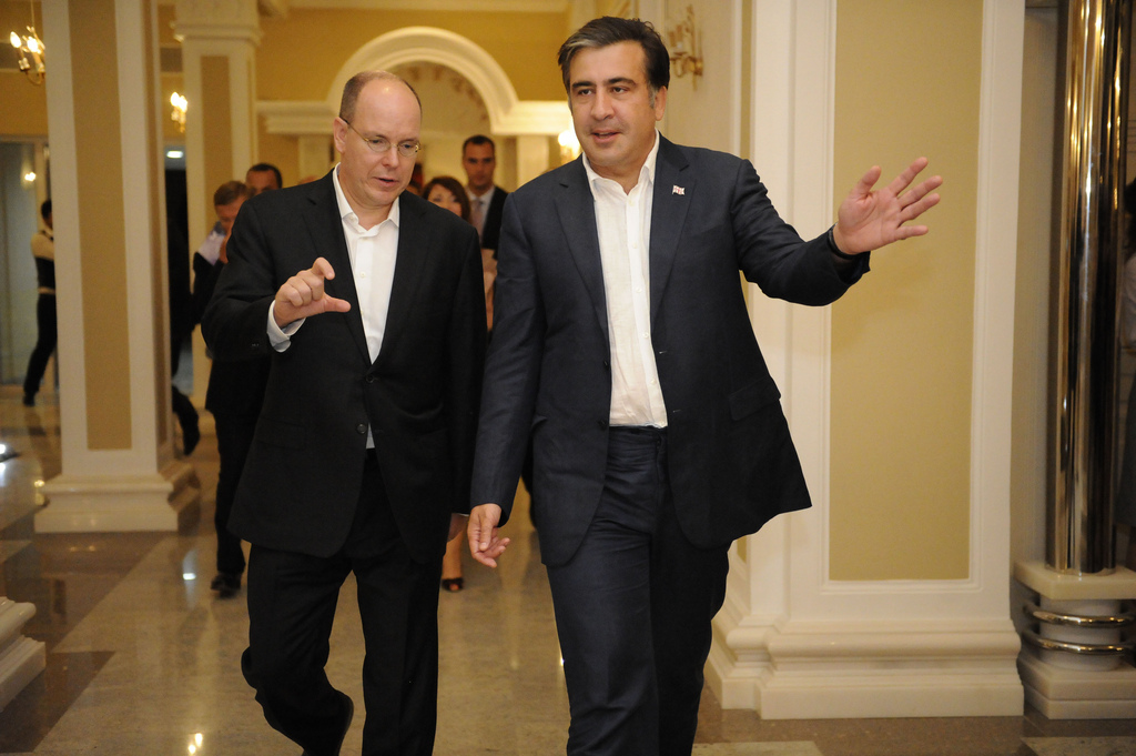 “მონაკოს პრინცი ბათუმის პიაცას დილის 6 საათამდე ვერ ავადღლიზე” – მიხეილ სააკაშვილი [ვიდეო]