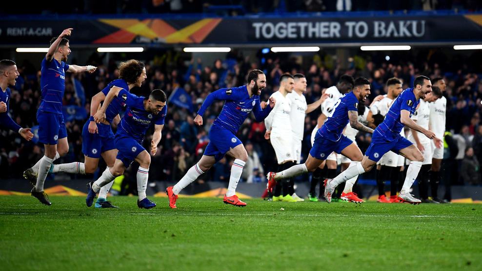 LONDON, ENGLAND - MAY 09:  Gonzalo Higuain of Chelsea and teammates run to celebrate winning the penalty shoot out during the UEFA Europa League Semi Final Second Leg match between Chelsea and Eintracht Frankfurt at Stamford Bridge on May 09, 2019 in London, England. (Photo by Clive Mason/Getty Images)