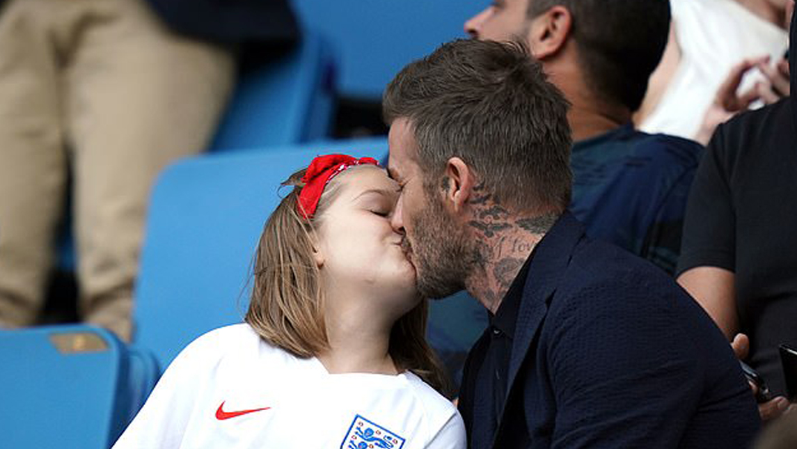 beckham-kissnews19
