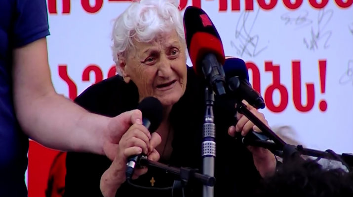 „ბედნიერები უნდა იყვნენ ესენი! ჩვენ არ ვიყავით, ბევრი ომი გადაგვიტანია, მაგრამ ამათ ნუ გადაატანინებთ. ცოდოები არიან… თვალდათხრილები…“ [ვიდეო]