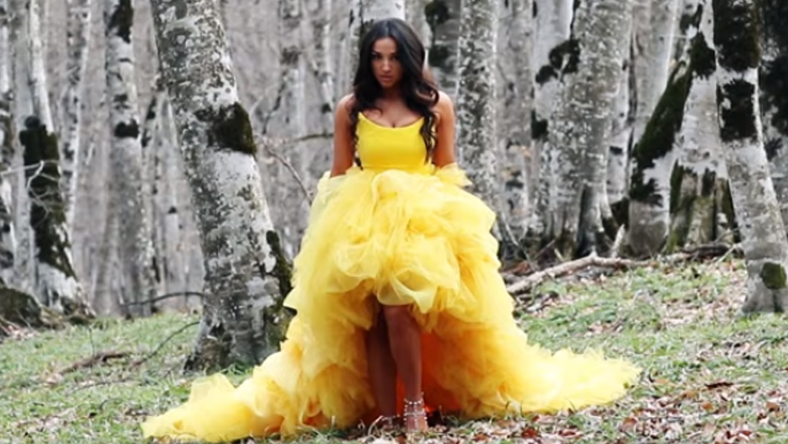 nuca-buzaladze-yellow-dress