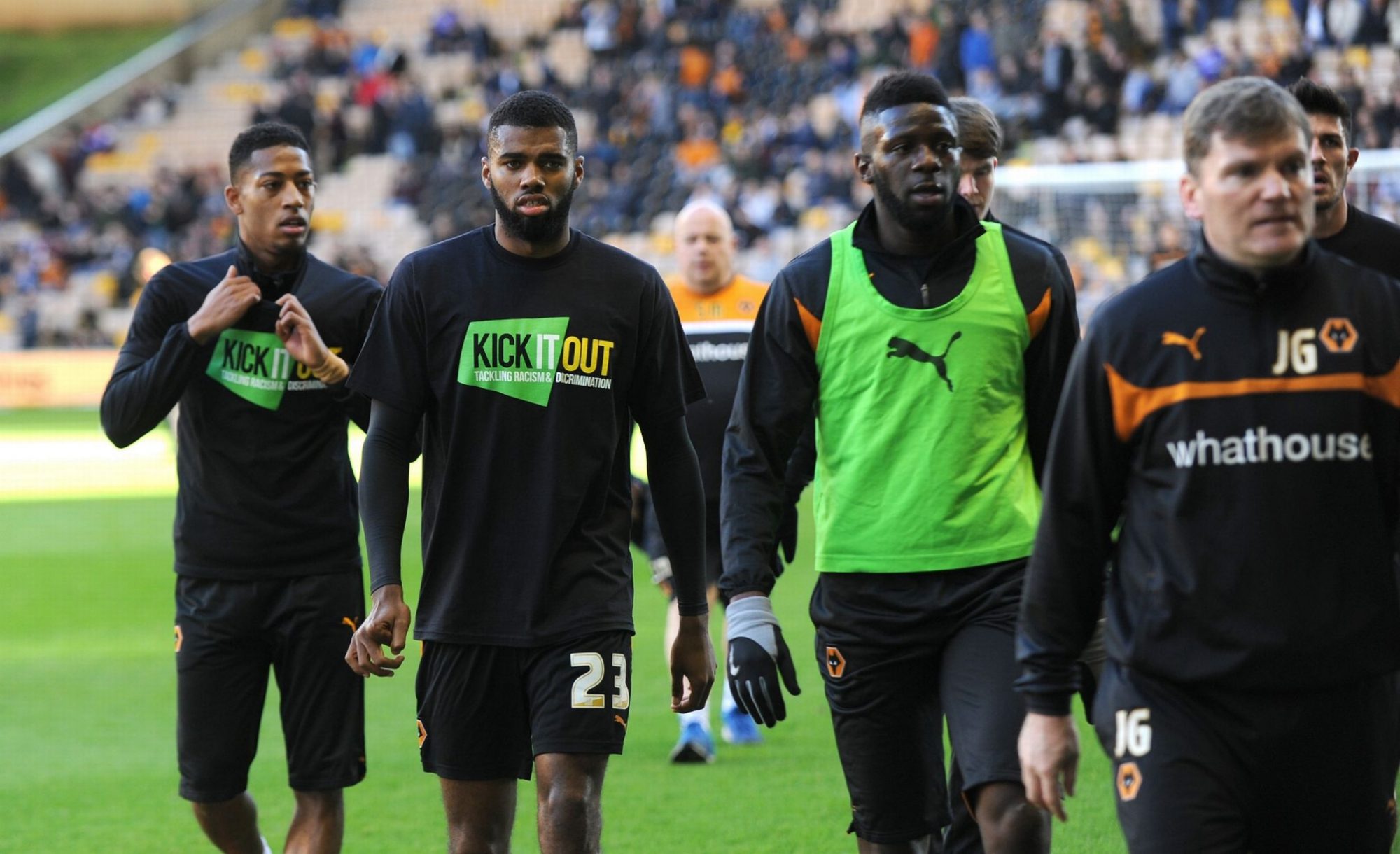 Wolverhampton-Wanderers-players-wearing-Kick-it-Out-t-shirts-in-support-of-tackling-racism-and-discrimination-in-2000x1220