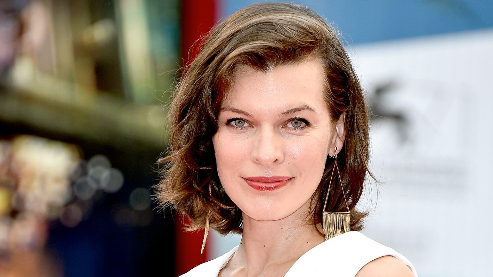 milla-jovovich-zoom-a30f6dbf-e003-4f0a-896c-986a6767122c