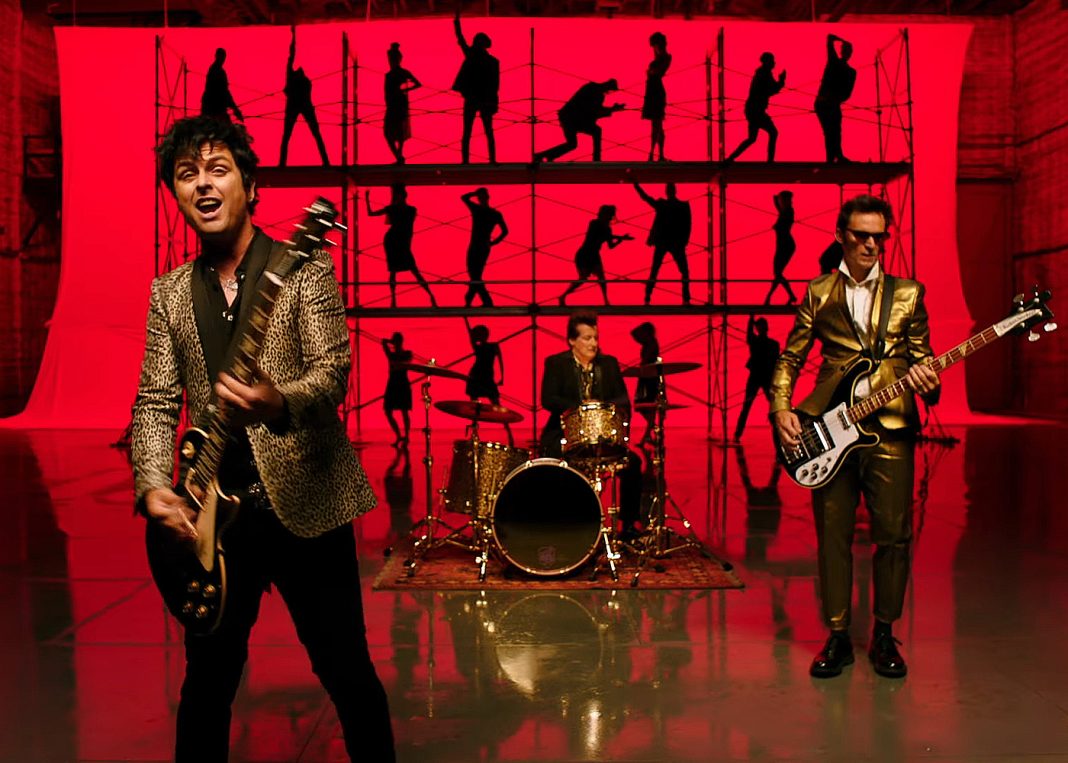 green-day-videoclip-father-of-all-motherfuckers-1-1068x763