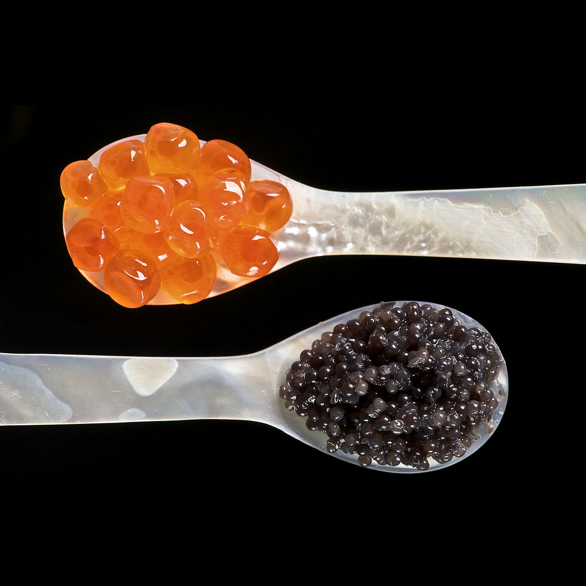 1200px-Caviar-spoons