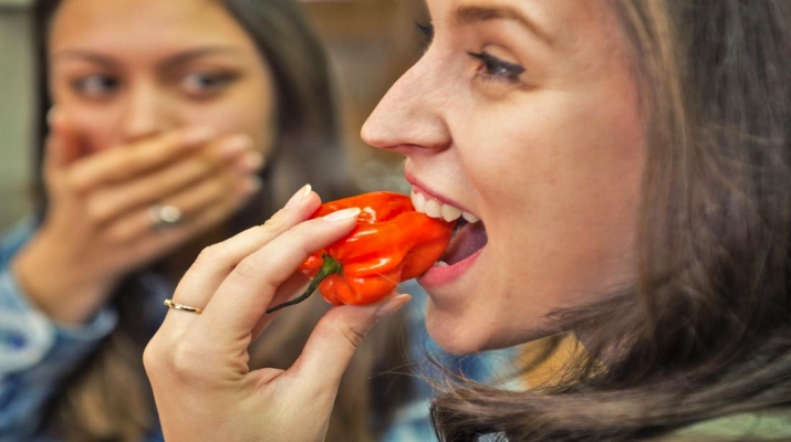 girl-eating-chili