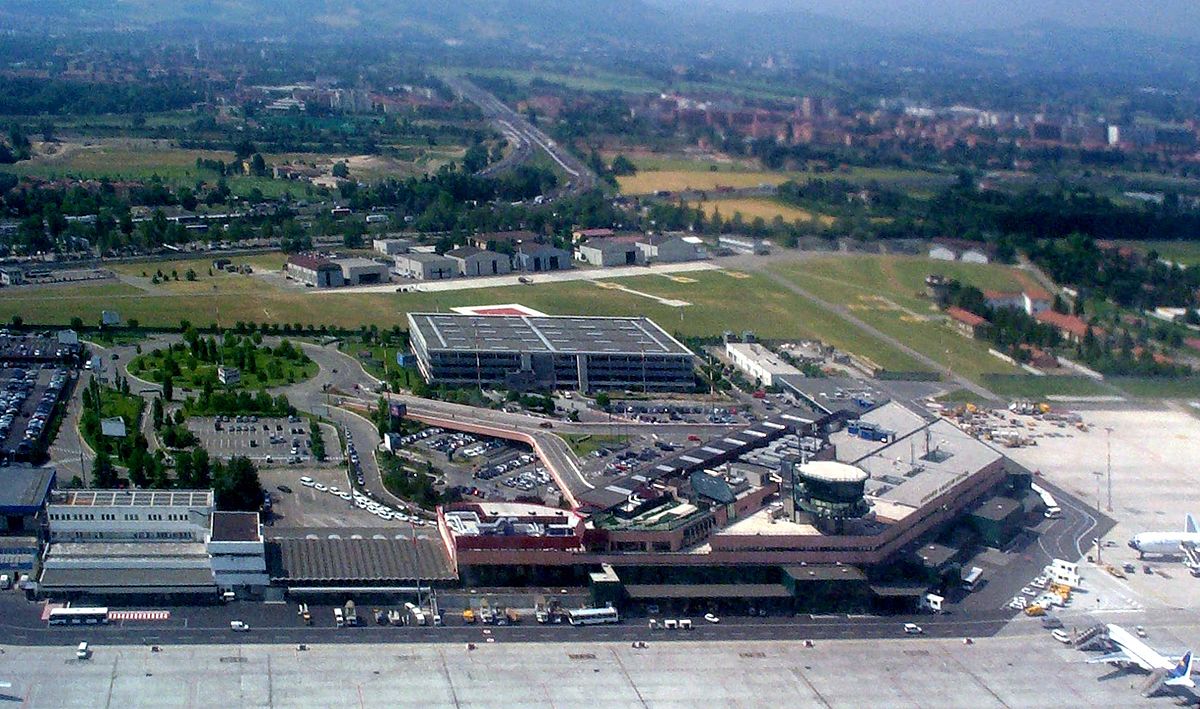 Aeroporto-di-Bologna-Borgo-Panigale-(-Guglielmo-Marconi-)-01