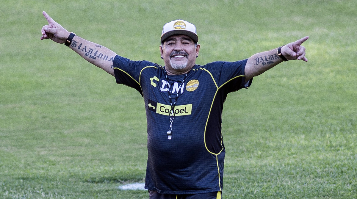 Diego-Maradona-Mexico-Arrival