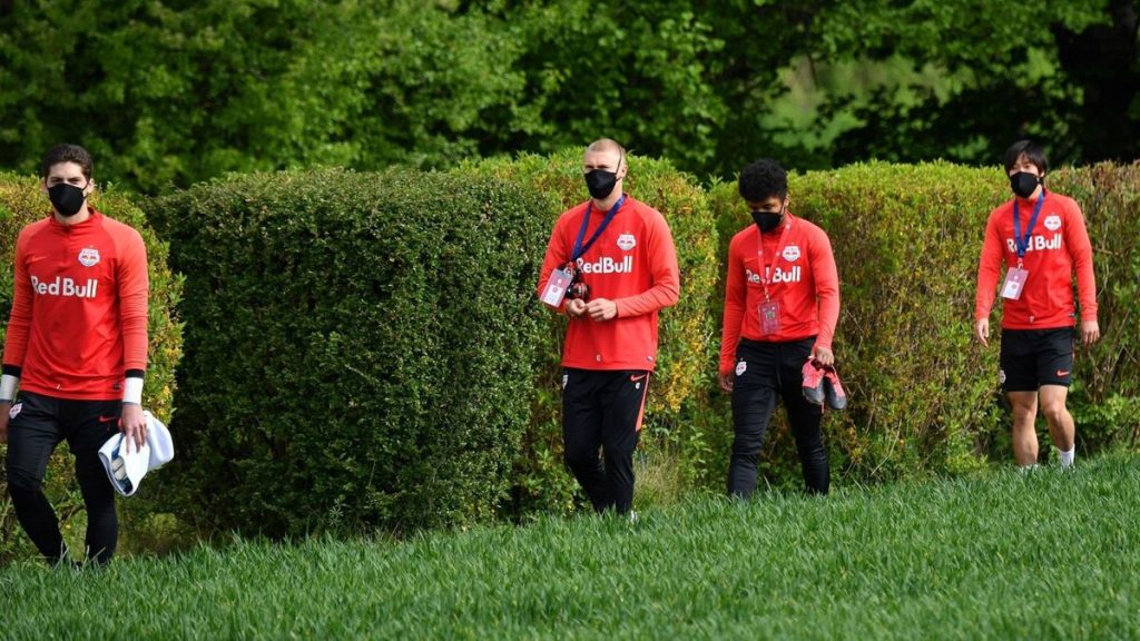 გერმანიაში ფეხბურთელებს სექსს აუკრძალავენ: ბუნდესლიგაში ნიღბები და სხვა მკაცრი ზომები შემოაქვთ