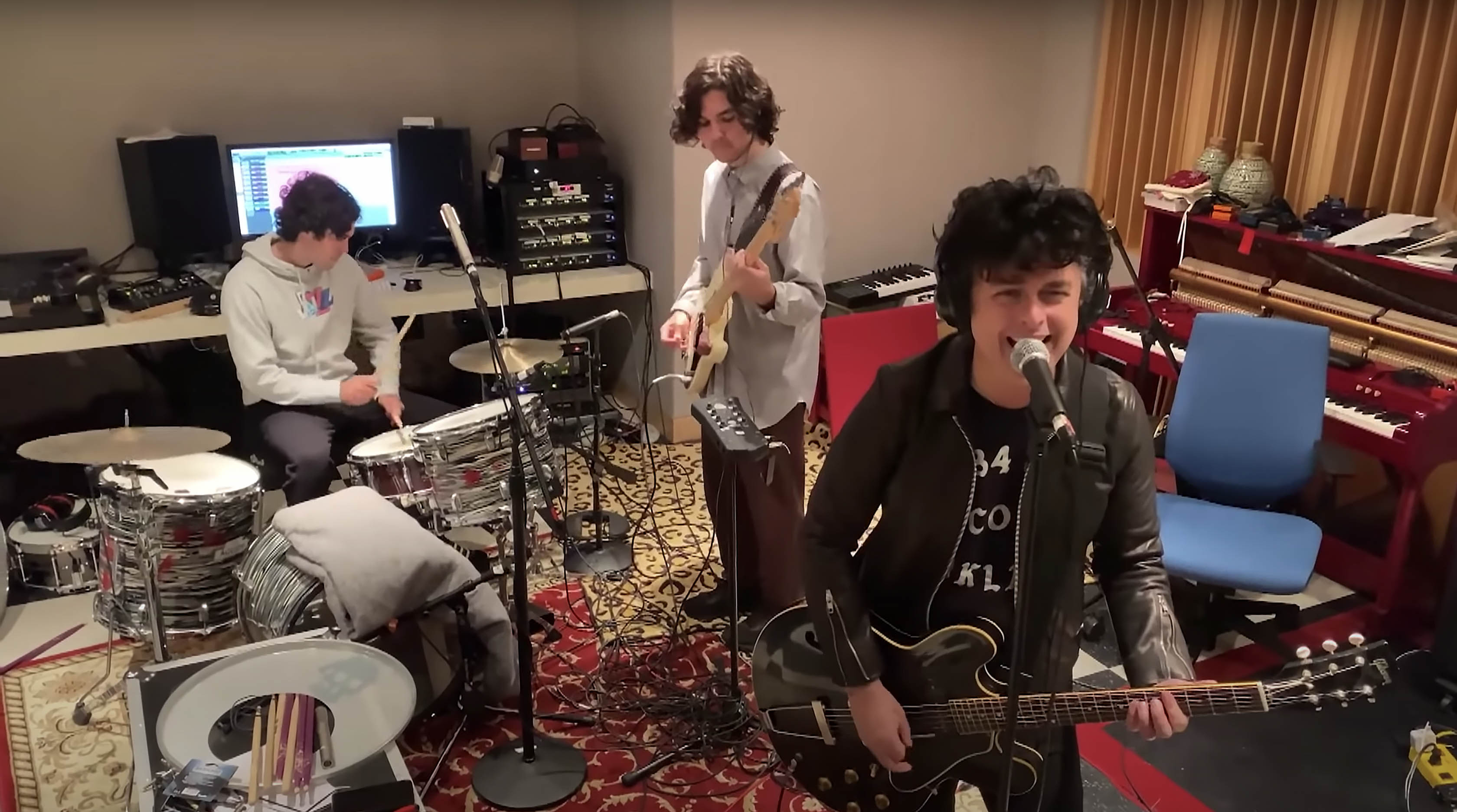 Billie-Joe-Armstrong-and-Sons-Cover-I-Think-Were-Alone-Now-on-Corden-