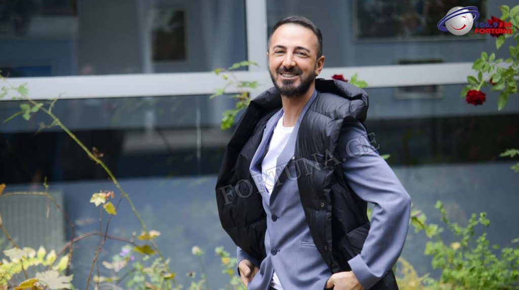 ,,თვითიზოლაციის პერიოდში, კიდევ ერთხელ დავრწმუნდი, რომ სწორი არჩევანი გავაკეთეთ მე და ნუცამ, როდესაც ერთმანეთი ავირჩიეთ” – აჩიკო სოლოღაშვილი „არტ-FM“-ში