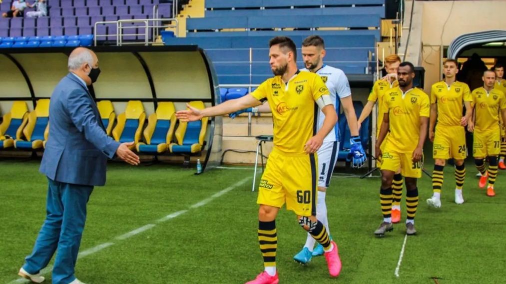 ქალაქის მერმა ფეხბურთელებს დედაენა აჩუქა, რომლებმაც ინტერვიუ რუსულად მისცეს