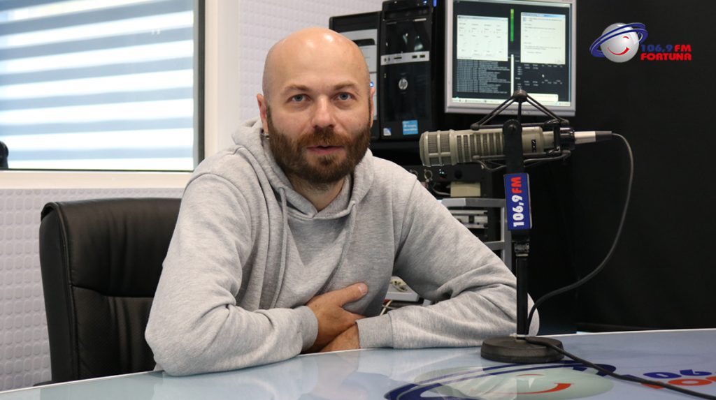 ძალიან ბევრს ვფიქრობ საკუთარ შეცდომებზე, რაც საუბედუროდ ფატალურად, ჩემი შვილის დაღუპვით დასრულდა – გვაჯი  „არტ-FM“-ში