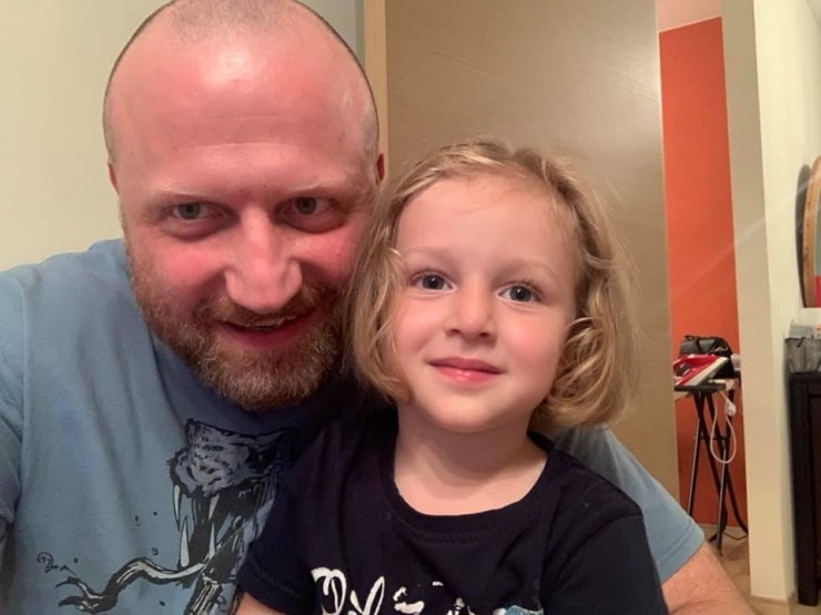 შვილს კოვიდი დაუდასტურდა, 3 დღე ჰქონდა მაღალი სიცხე, სხვა სიმპტომი არ ჰქონია – “გირჩი” აქტივობებს წყვეტს