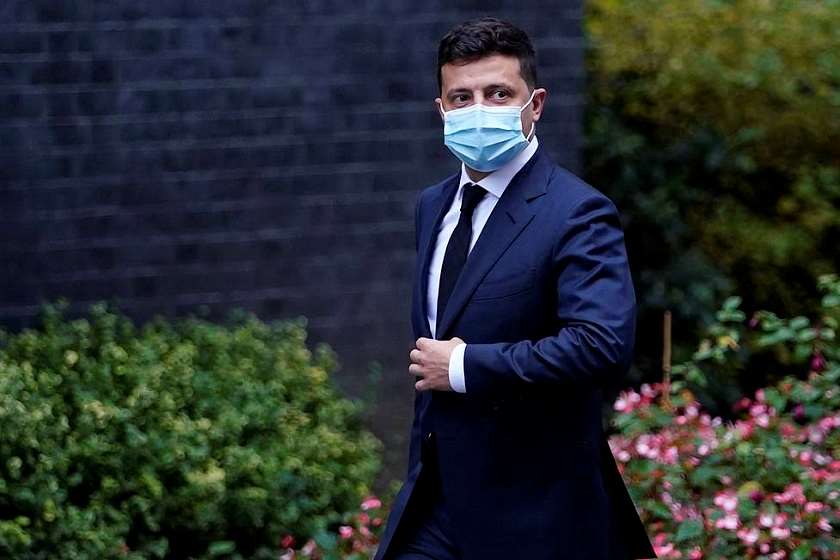 epa08728649 Ukraine's President Volodymyr Zelensky ahead of a meeting with British Prime Minister Boris Johnson in 10 Downing Street, Central London, Britain, 08 October 2020.  EPA-EFE/WILL OLIVER / POOL