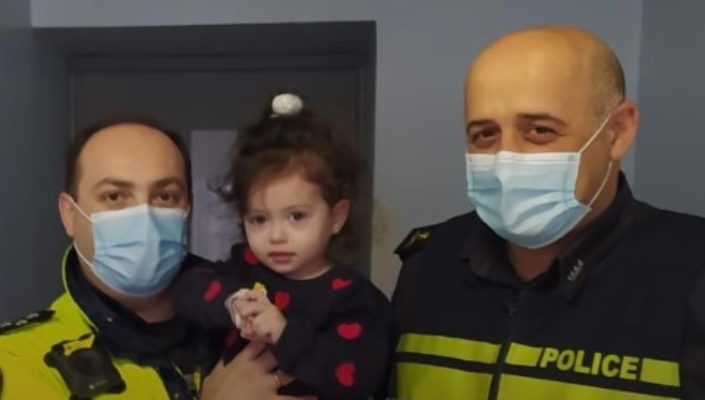 ”2 წლის გოგონა წამებში გადამირჩინეს” – მეზღვაური მამა საპატრულო პოლიციას მადლობას უხდის