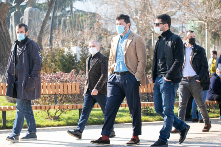 კახა კალაძე დედაენის და 9 მარტის ბაღების, ასევე, მათი მიმდებარე ტერიტორიის რეაბილიტაციის მიმდინარეობას გაეცნო