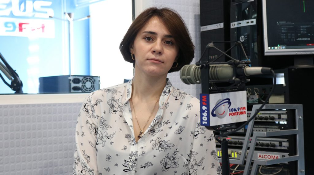 მნიშვნელოვანია ბავშვის თანდასწრებით ოჯახის წევრები აღზრდის საკითხებზე არ კამათობდნენ და ბავშვი ხედავდეს, რომ ერთმანეთის აზრს პატივს სცემენ – 7 რჩევა ფსიქოლოგისგან  