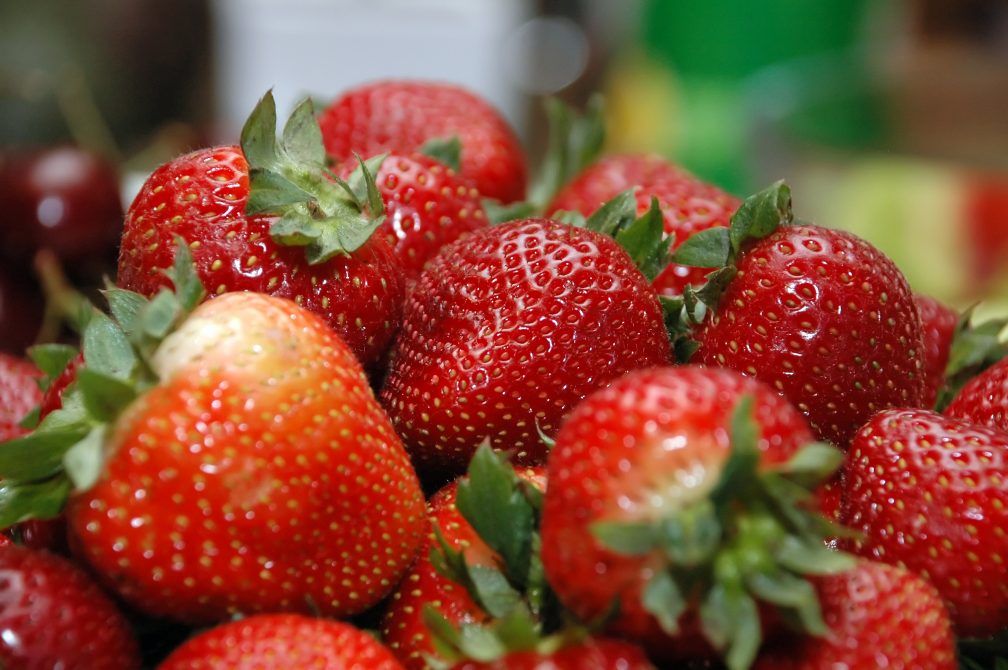 Bowl-of-Strawberries