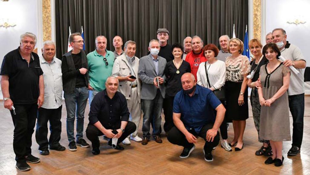 თეა წულუკიანი ქართული ესტრადის ცნობილ წარმომადგენლებს შეხვდა
