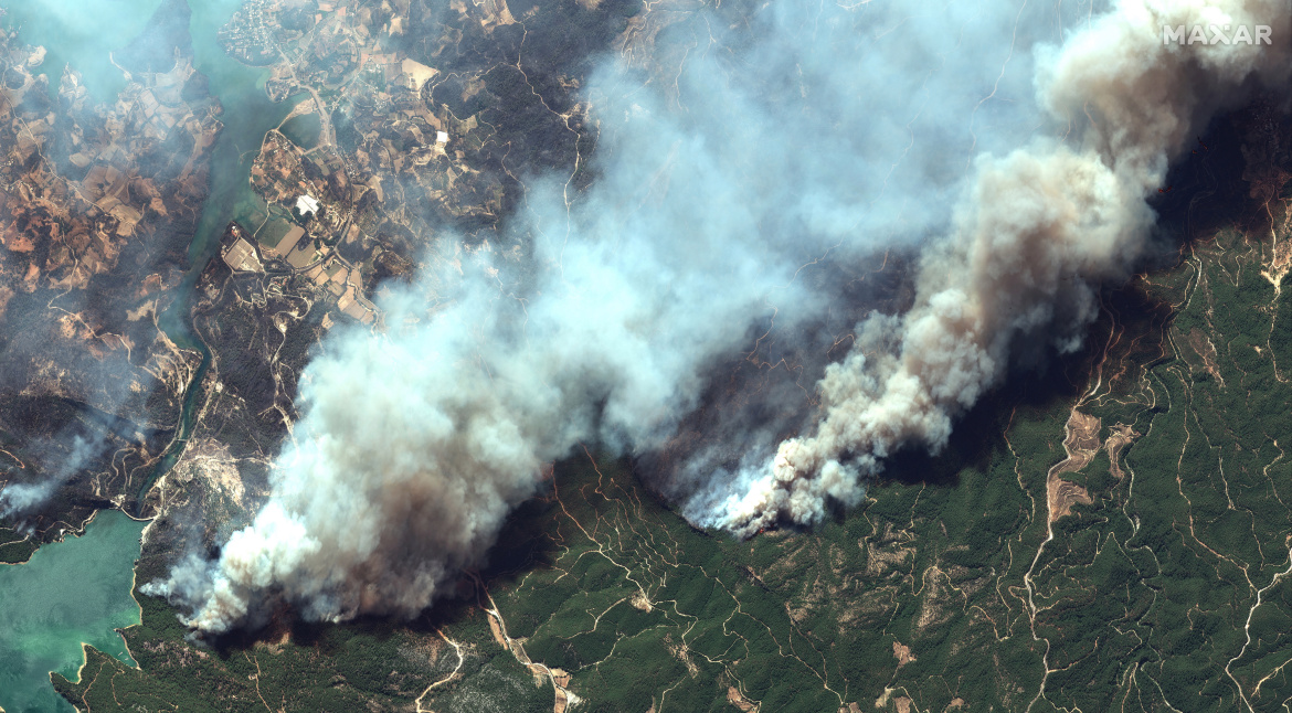 Overview of wildfires near Oymapinar, Turkey July 29, 2021. Picture taken July 29, 2021. Satellite image copyright 2021 Maxar Technologies/Handout via REUTERS THIS IMAGE HAS BEEN SUPPLIED BY A THIRD PARTY. MANDATORY CREDIT. NO RESALES. NO ARCHIVES. MUST NOT OBSCURE LOGO.