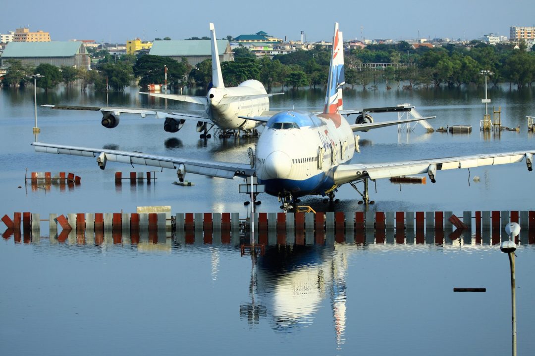 plane-in-water-rising-sea-levels