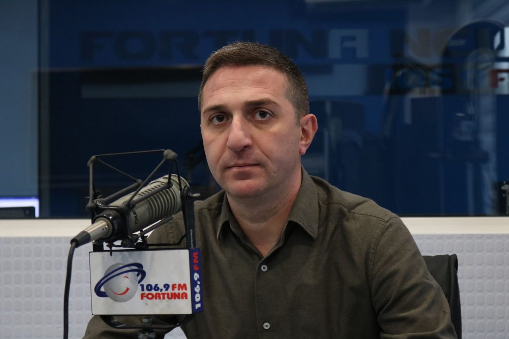 „მწვანე პასპორტის“ შემოღების რისკები და სარგებელი – რამდენად დააჩქარებს ახალი რეგულაცია ვაქცინაციის პროცესს/ „ბიზნესკურიერის“ პოდკასტი