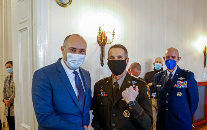 კლარკი და ბურჭულაძე