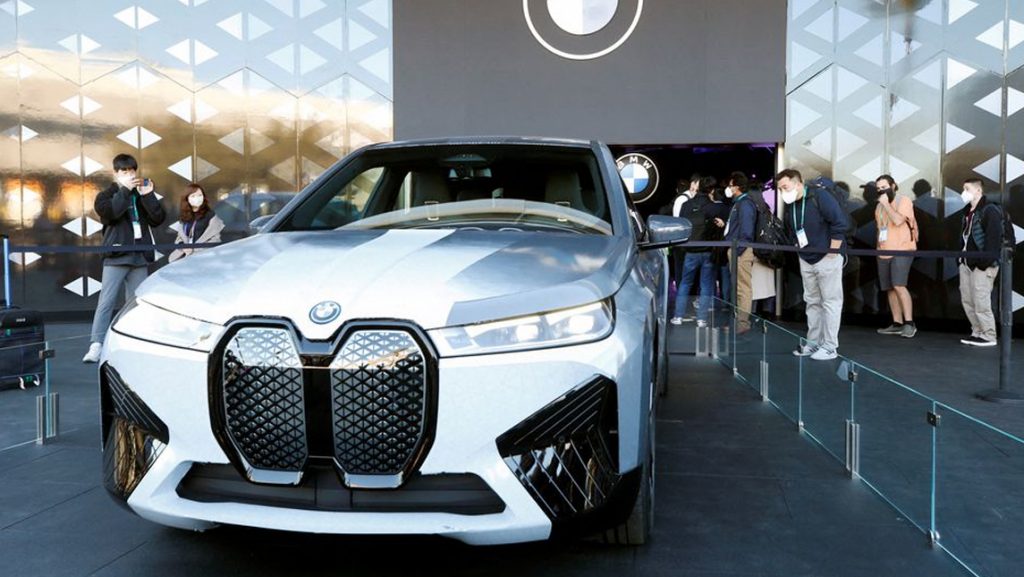 შეცვალე ავტომობილის ფერი აპლიკაციით – BMW-ს ახალი ცვალებადი ფერების მოდელი