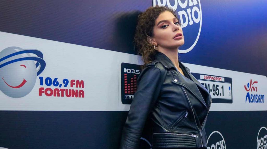 ,,ძიძაც გვყავს და დედაც ძალიან მეხმარება, მაგრამ ბავშვისთვის მაინც დედის ყურადღებაა უმთავრესი” – თაკო გაჩეჩილაძე „არტ-FM“-ში