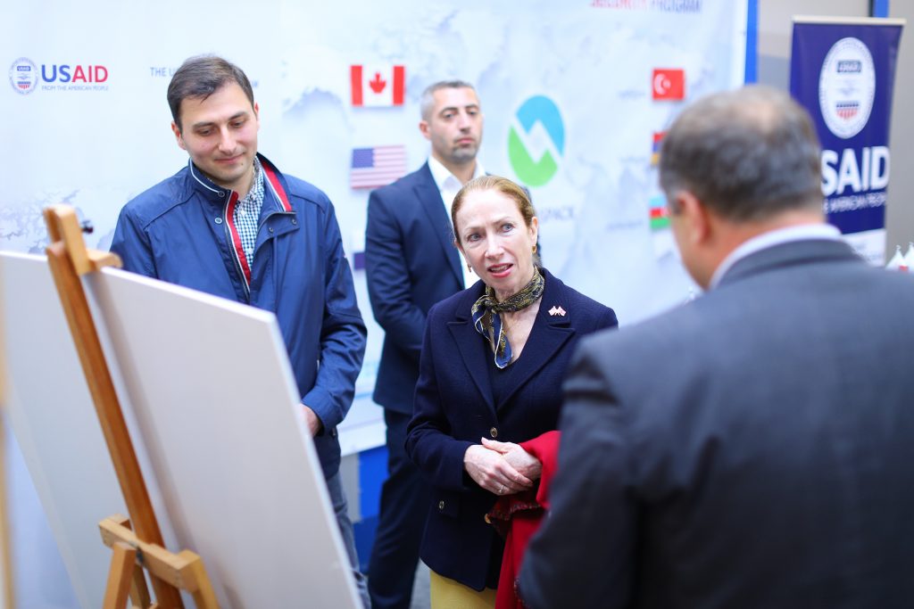 ქართული წარმოების პლასტიკის შესაფუთ საწარმოს ამერიკის ელჩი ეწვია: „კავკასფექი“ საქართველოდან შესაფუთი საშუალებების ერთადერთი ექსპორტიორია აშშ-ში