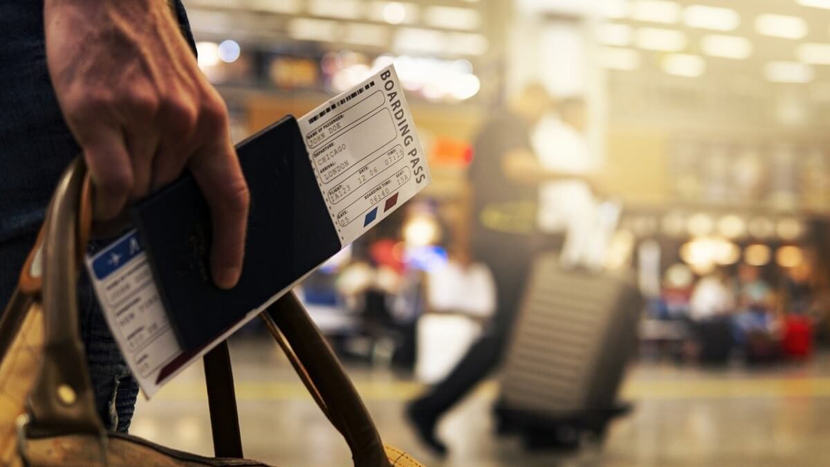 air-travel-bording-pass-plane-ticket