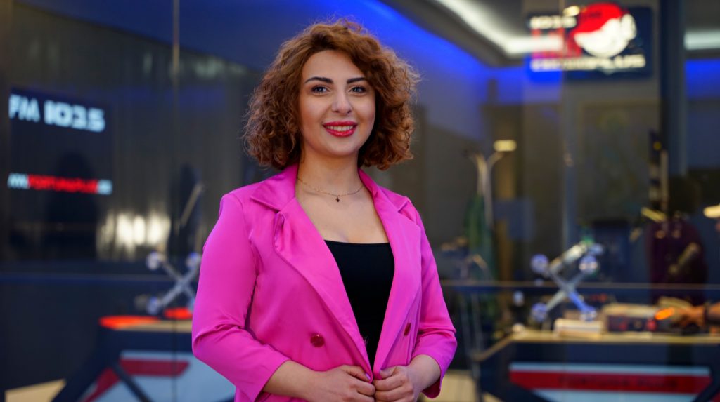 როგორ მოვუაროთ ბრეკეტ-სისტემებს სწორად – სილამაზის აკადემია