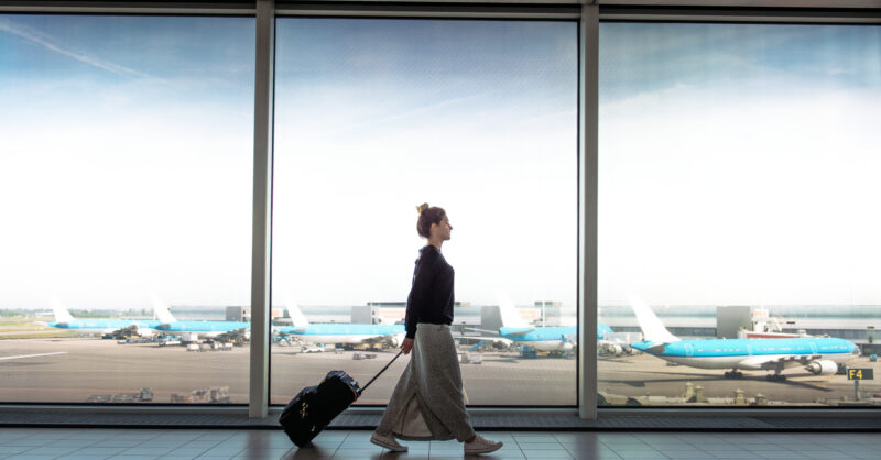 woman-travel-airport