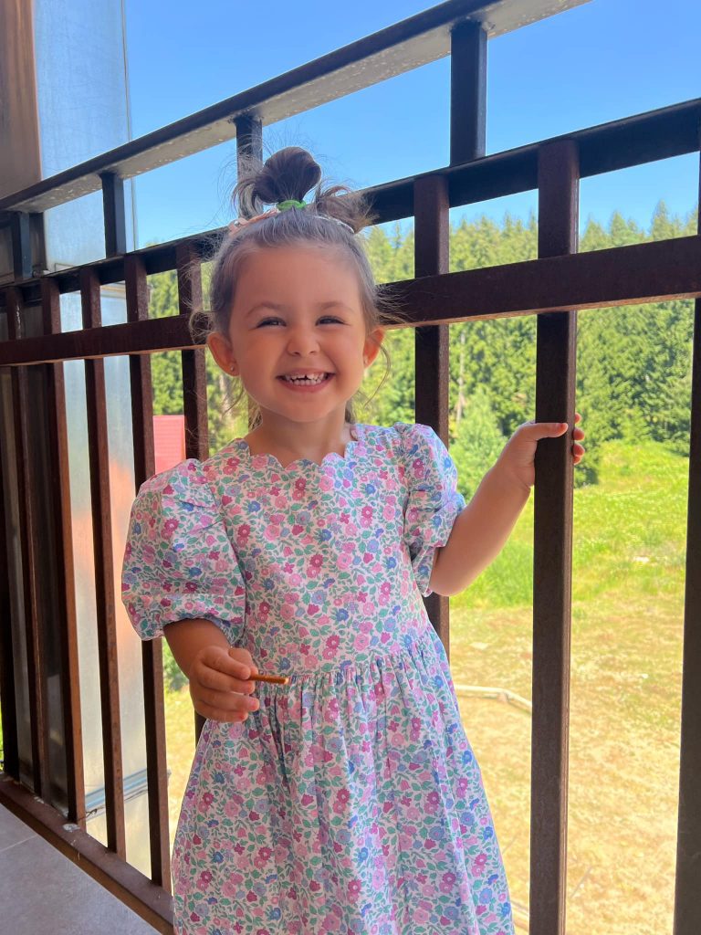 „ჩემი მზე გოგო“ - სოფო ნიჟარაძე ელის-მარია სააკაშვილის ბაკურიანში გადაღებულ მორიგ უსაყვარლეს ფოტოებს გვიზიარებს