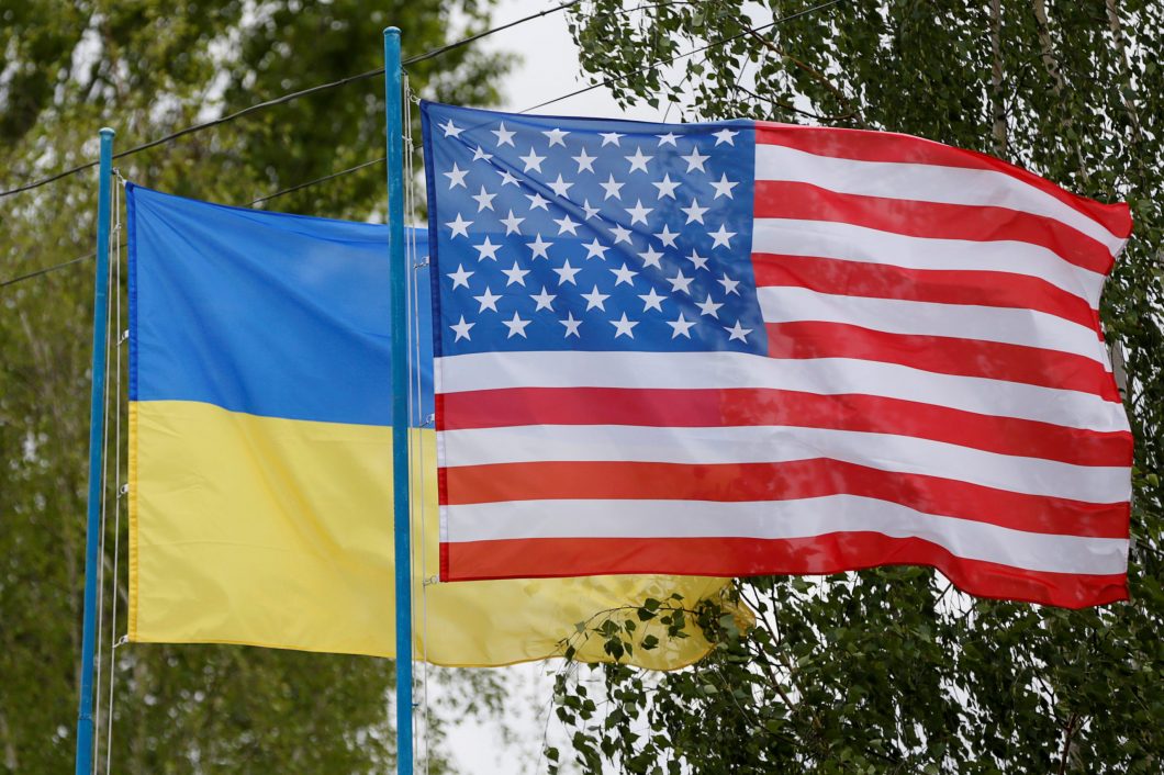 FILE PHOTO: National flags of Ukraine and the U.S. fly at a compound of a police training base outside Kiev, Ukraine, May 6, 2016.   REUTERS/Valentyn Ogirenko