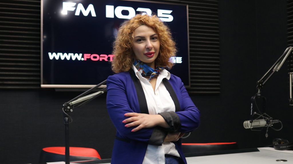 როგორია ბრეკეტ სისტემის მოვლის რუტინა – სილამაზის აკადემია