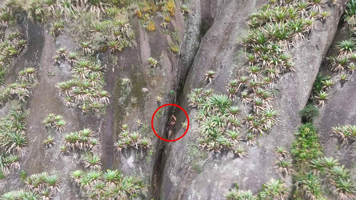 1_PAY-Man-rescued-after-falling-down-300-foot-ravine-NAKED