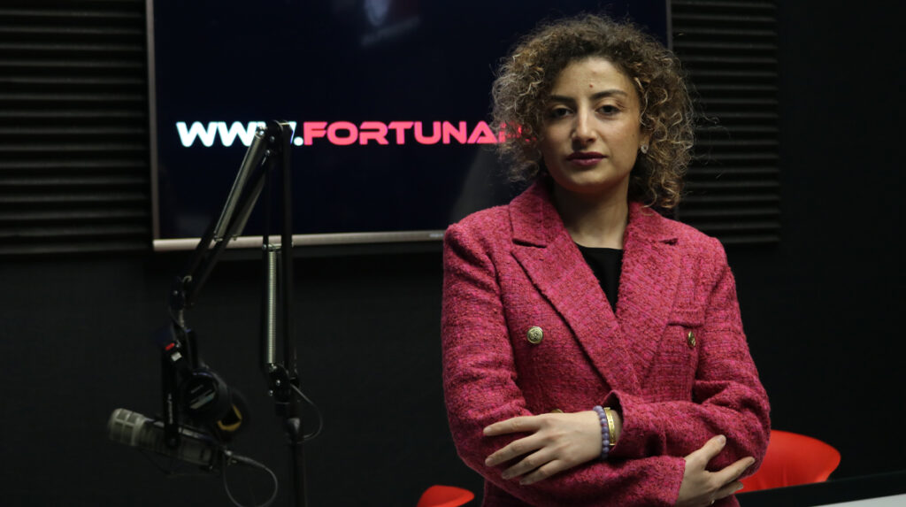 ლიპოლიტიკი – ცხიმის დაშლა არაქირურგიული გზით – სილამაზის აკადემია