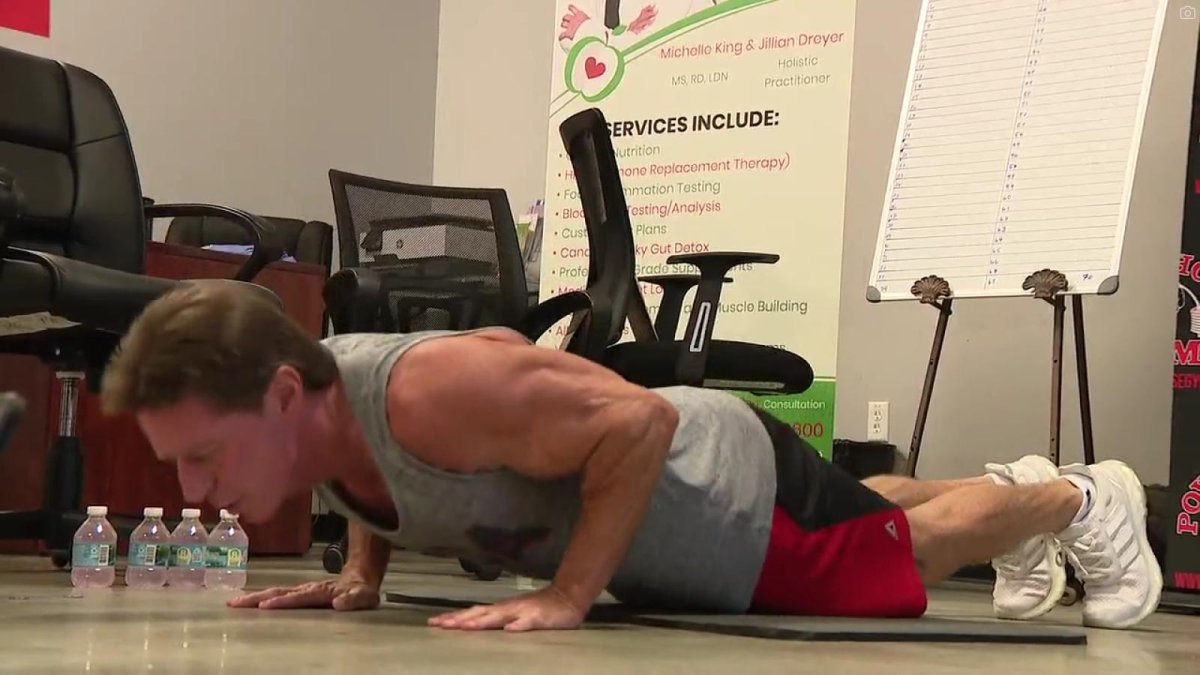 Florida-man-60-does-3264-pushups-in-1-hour-to-break-world-record