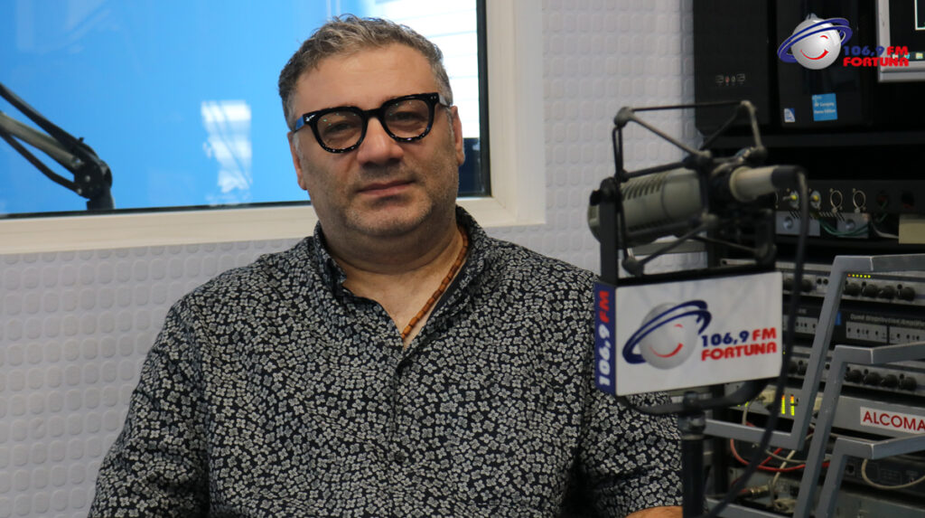 „პირველად „დაზამთრდა” საჭესთან წავიმღერე და დიქტოფონზეც ჩავწერე… რამდენიმე თვით ადრე თავად ბატონ ტარიელს შევხვდი ერთ-ერთ ღონისძიებაზე, ვუთხარი, რომ სიმღერის ჩაწერას ვაპირებდი მის ლექსზე და მინდოდა მასაც მოესმინა” – ზვიად ბოლქვაძე – „არტ-FM“-ში