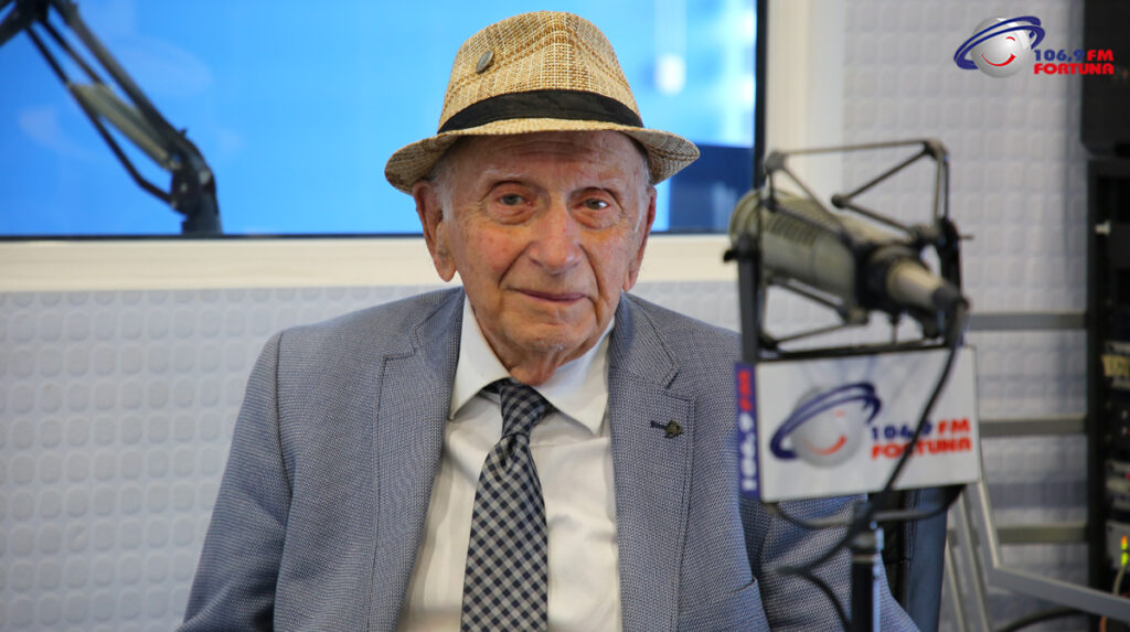 „ყველა როლი და პერსონაჟი ძვირფასია ჩემთვის, თუმცა ყველაზე მეტად მაინც ზურიკელა მიყვარს დუმბაძის „მე, ბებია, ილიკო და ილარიონიდან“, რომელიც ახლაც ხშირად მესიზმრება” – ლეო ანთაძე „არტ-FM“-ში
