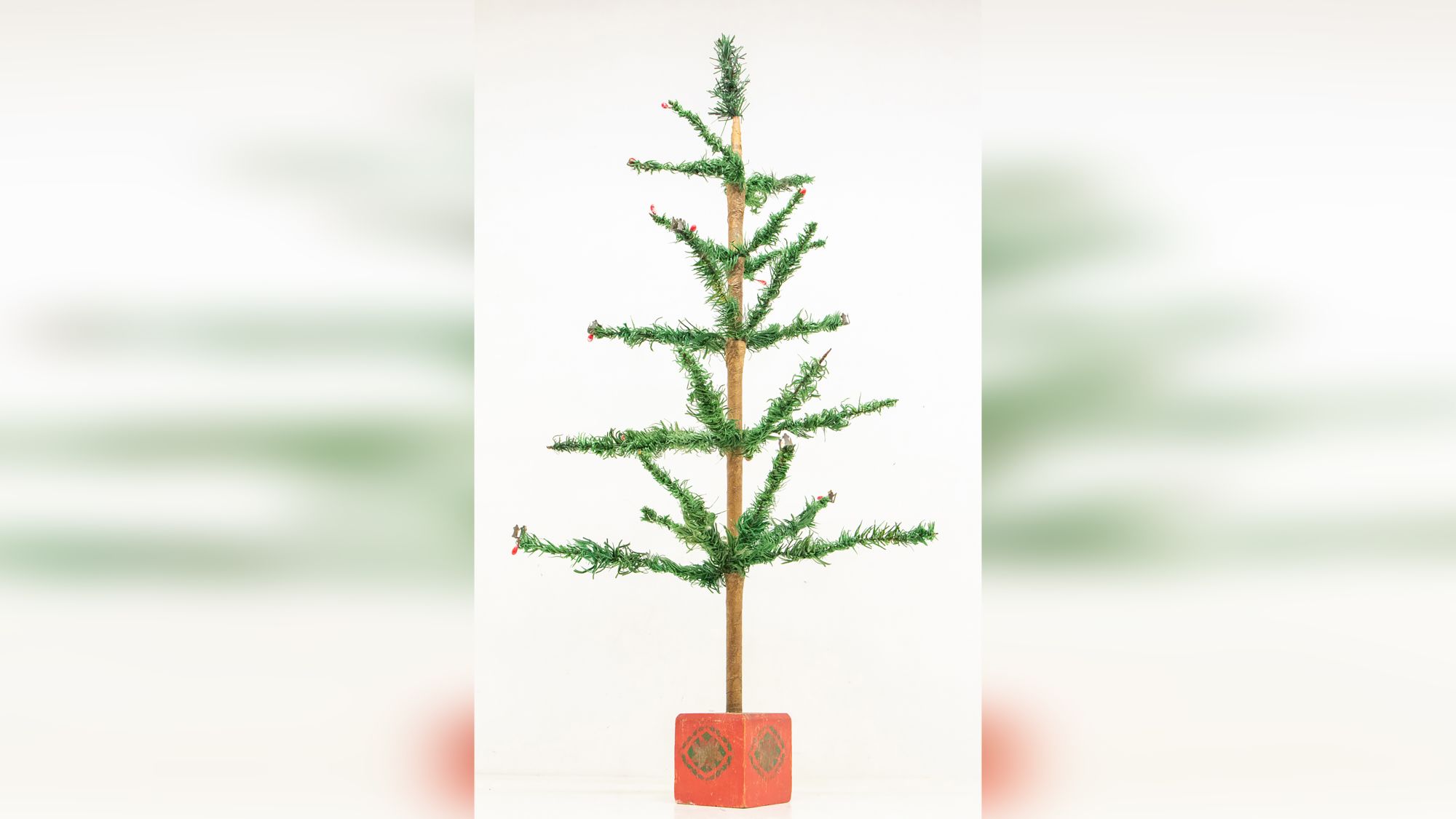 231216111059-restricted-01b-christmas-tree-auction