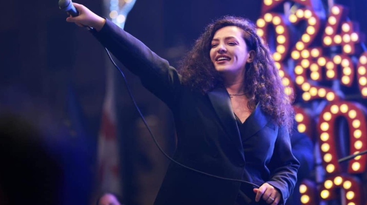 „ესეც ჩემი საახალწლო ტურნე საქართველოში..“ – ნინი შერმადინი გულშემატკივრებს დაგეგმილ კონცერტებთან დაკავშირებით  ინფორმაციას უზიარებს