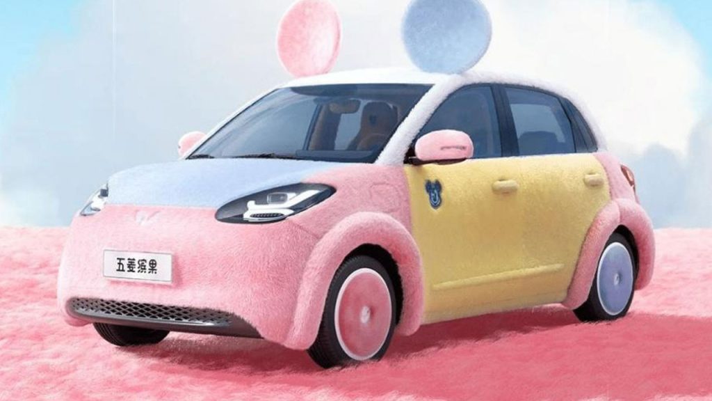 ფოტო: ფუმფულა ელექტროქარი Wuling Bingo, რომელსაც ყურებიც კი აქვს