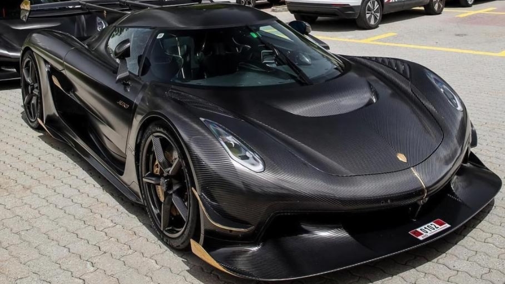 ფოტო: Koenigsegg-მა საბერძნეთში მომხდარი ხანძრის შემდეგ JEsko-თი გადაადგილება აკრძალა