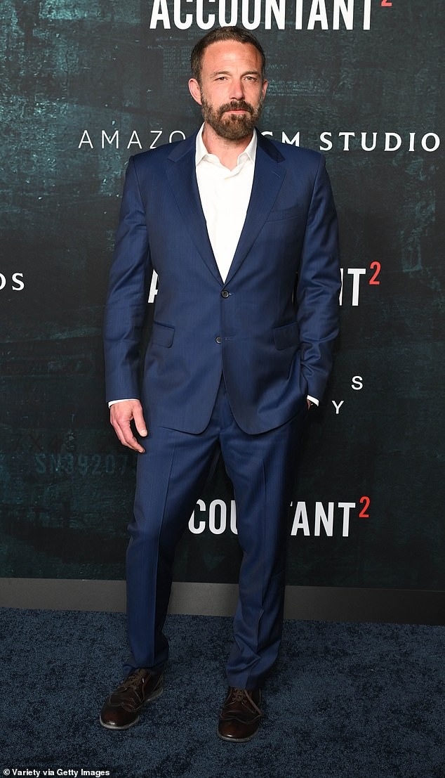 97372599-14620775-Ben_Affleck_cu