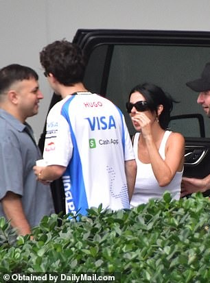 98087505-14683303-Chalamet_was_s
