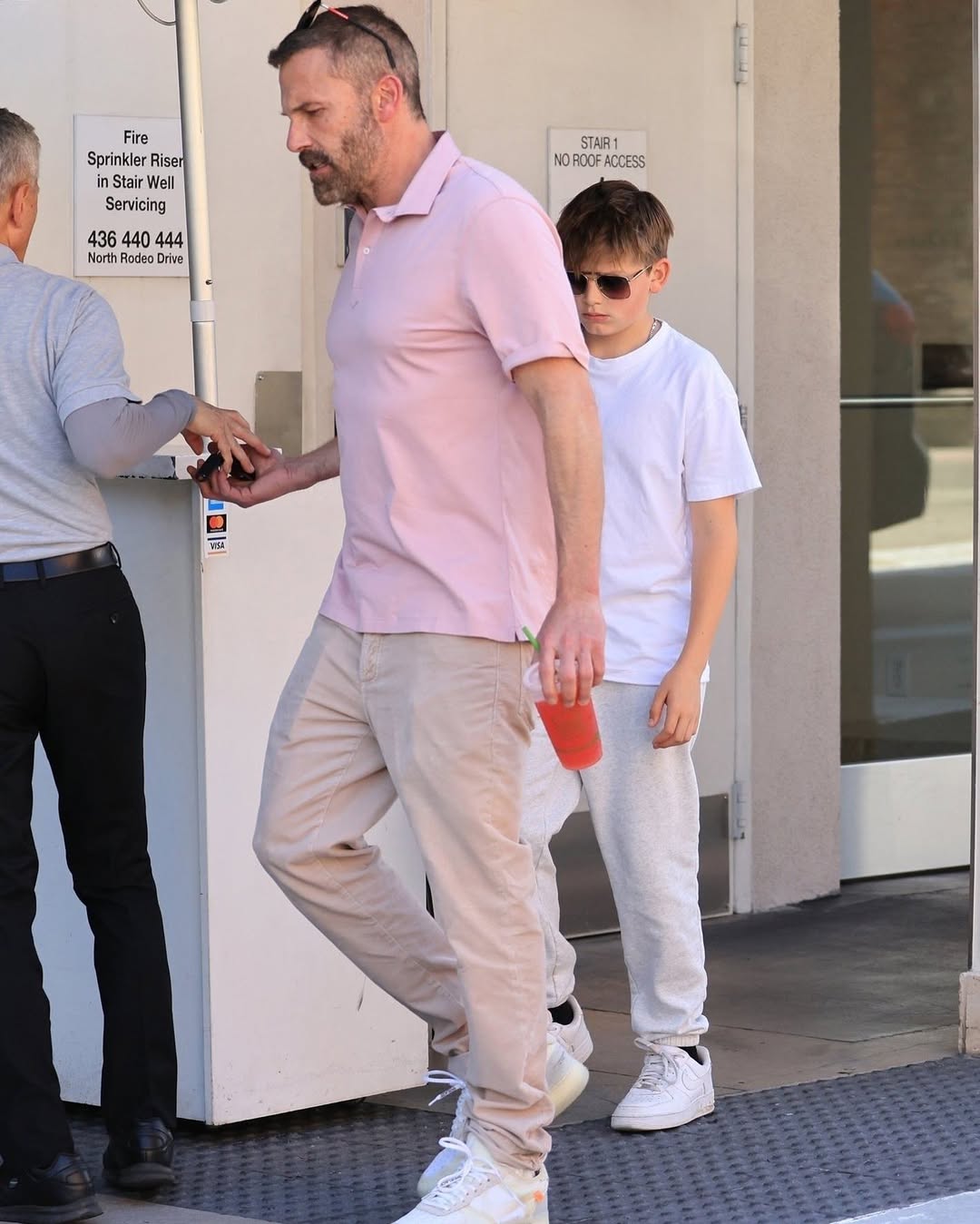 My boys are so cool 🏷- #benaffleck #benaffleckvibes #benaffleckbatman #batfleck #brucewayne #batman #makethebatfleckmovie #hollywood #theaccountant #theaccountant2 #theaccountantmovie #dad #daddy #fatherandson (3)
